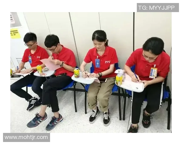 黄丽专访：从青涩少年到网球明星的成长之路与心路历程