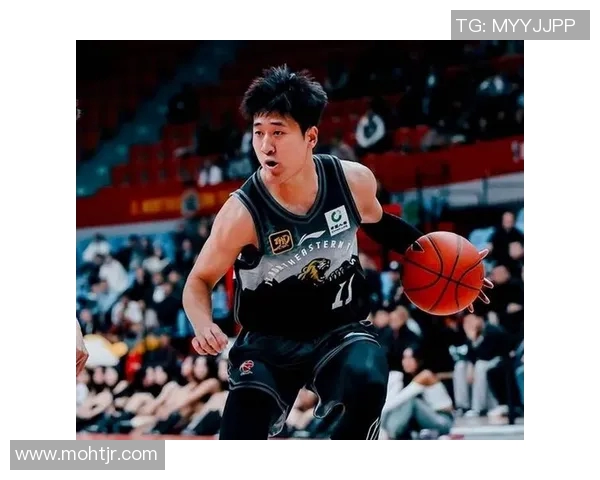 NBA球星对足球明星的崇拜与热爱背后的故事与情感交流